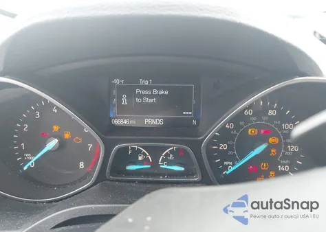 2017 Ford Escape Titanium z USA, uszkodzony, nr VIN 1FMCU0JD5HUC72224